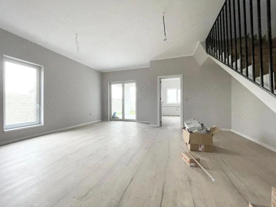 Duplex cu 4 camere despartit prin spatiu tehnic- Mosnita Veche