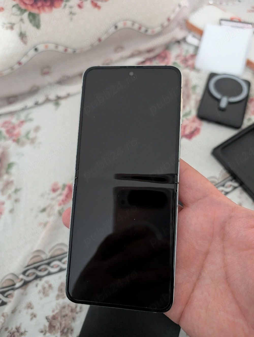 Samsung Galaxy Z Flip 5 512GB   Ca NOU, Full Box, Activat recent