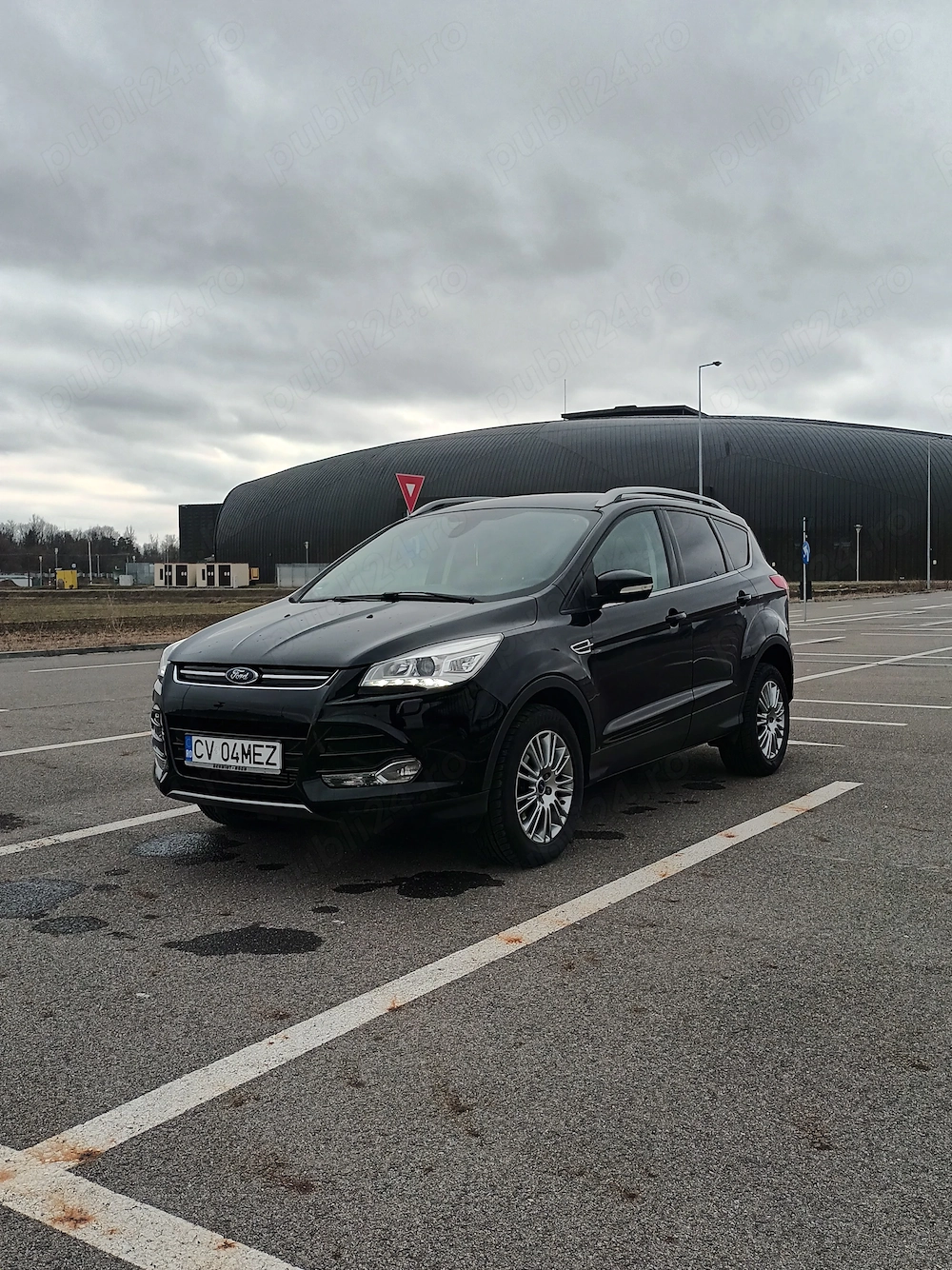 Ford Kuga  Titanium  2.0 diesel  4x4 Automat  Bixenon adaptiv  Led Cameră