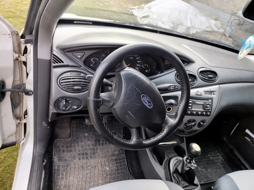 Vând ford-focus 2004 