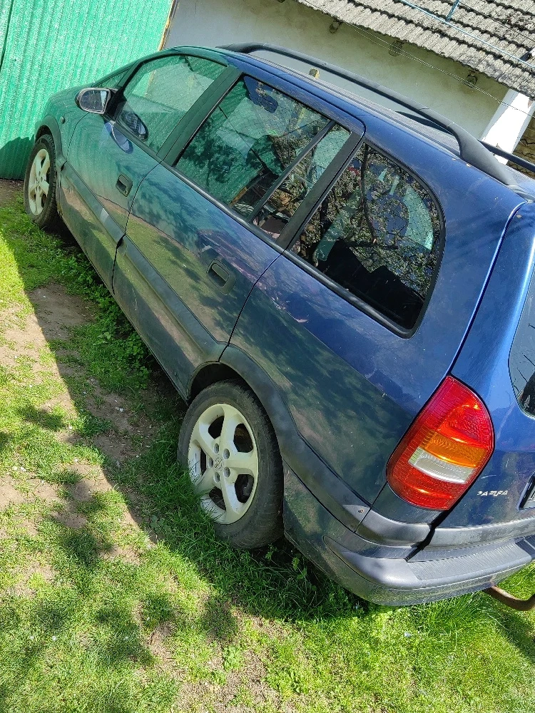 Vând mașină Opel zafira 