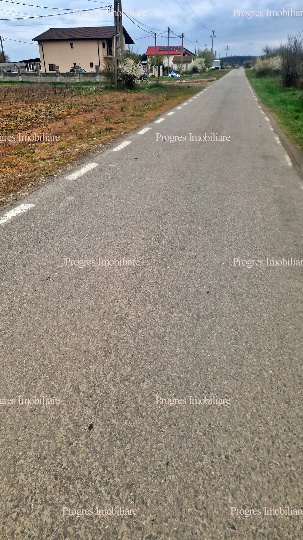 Parcela teren casa - 550 mp - Sag-Manastire - Asfalt - Utilitati -  35.750 euro