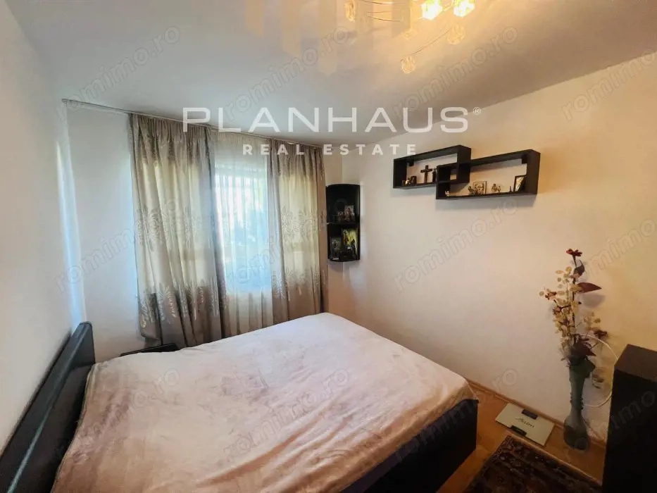 Apartament 2 camere cu balcon ,etaj 3 -cartier Săsar ,zona Pizza Albina