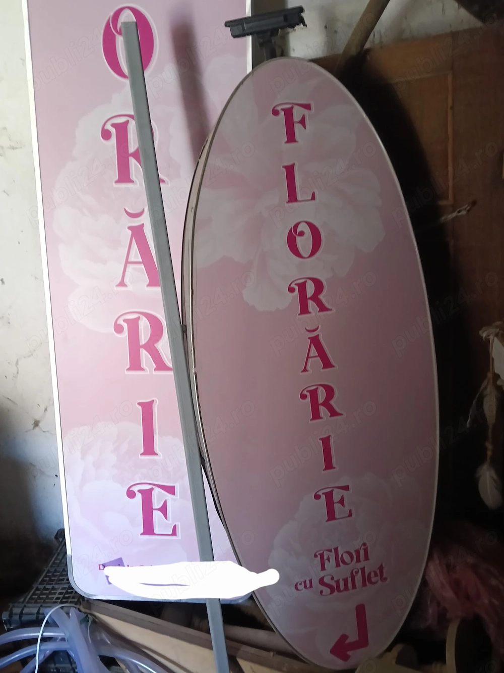 Vând firmă luminoasă