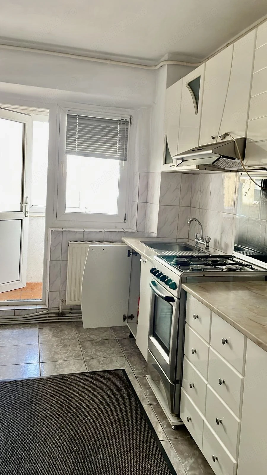 Vând apartament 3 camere - 2 bai, Plantelor foarte spatios