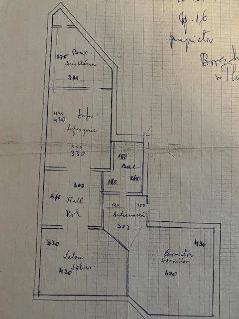 3 camere în Centrul Vechi (zona CEC)   72 mp   direct proprietar