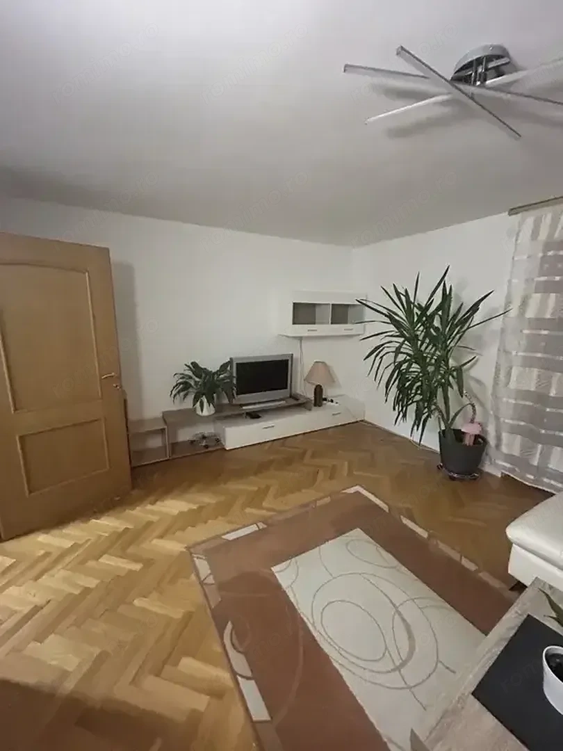 Apartament cu 2 camere de inchiriat zona Centrul Civic