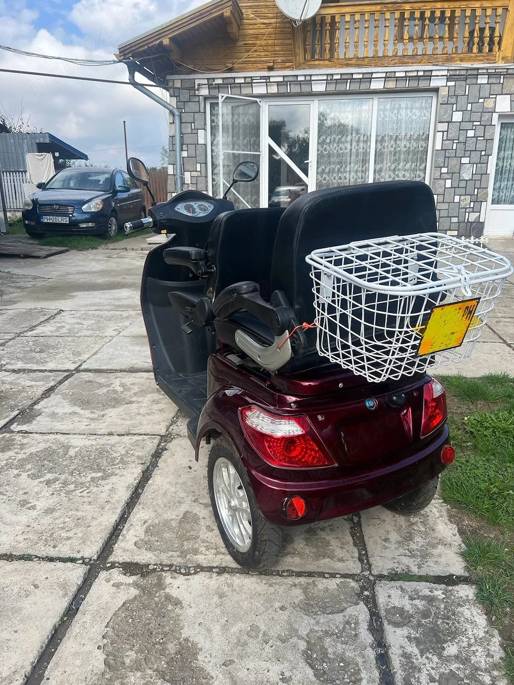 Vand  Tricicleta electrica 2 locuri TRD911