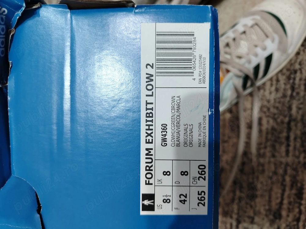 De vinzare adidas purtat de doua ori practic este  noua