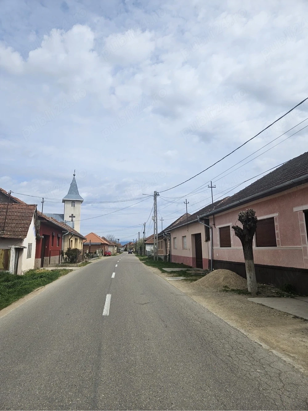 Vând teren intravilan în Petrani, 8 km de Beius