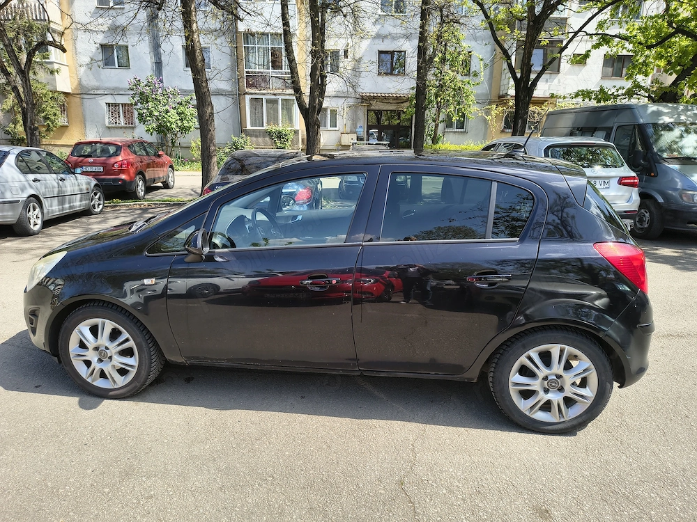 Vând Opel Corsa 2011,motor 1,2 benzină 