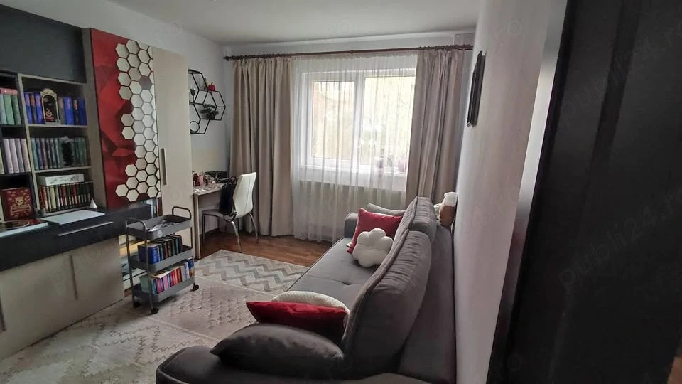 Apartament cu 2 camere decomandate, 36 mp, et 1, Cluj Napoca, 135000 eur