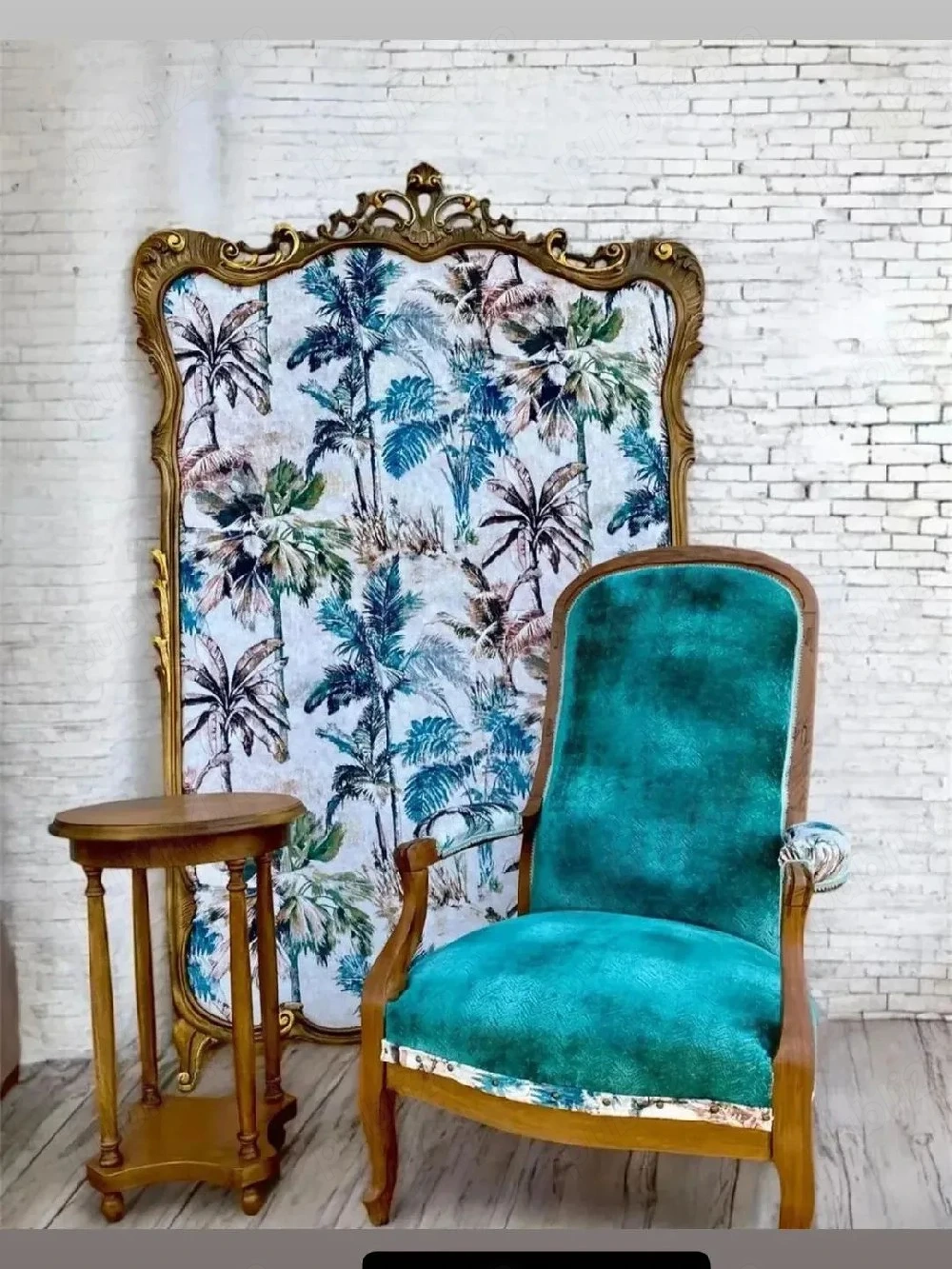 Set restaurat: cuier, masuta si fotoliu