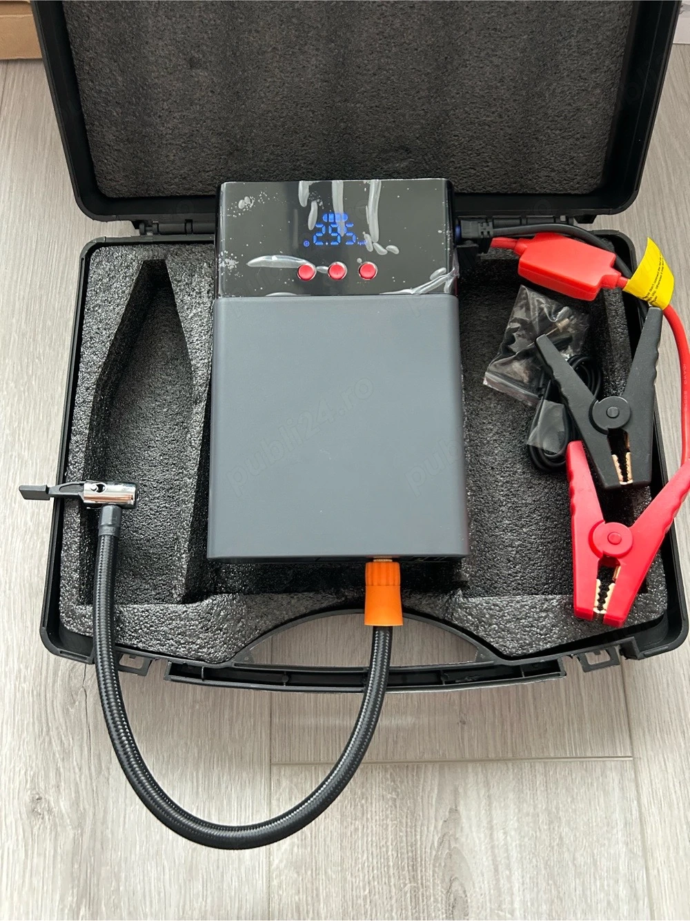 Starter auto baterie cu compresor portabil multifunctional - Power Bank Kit pornire