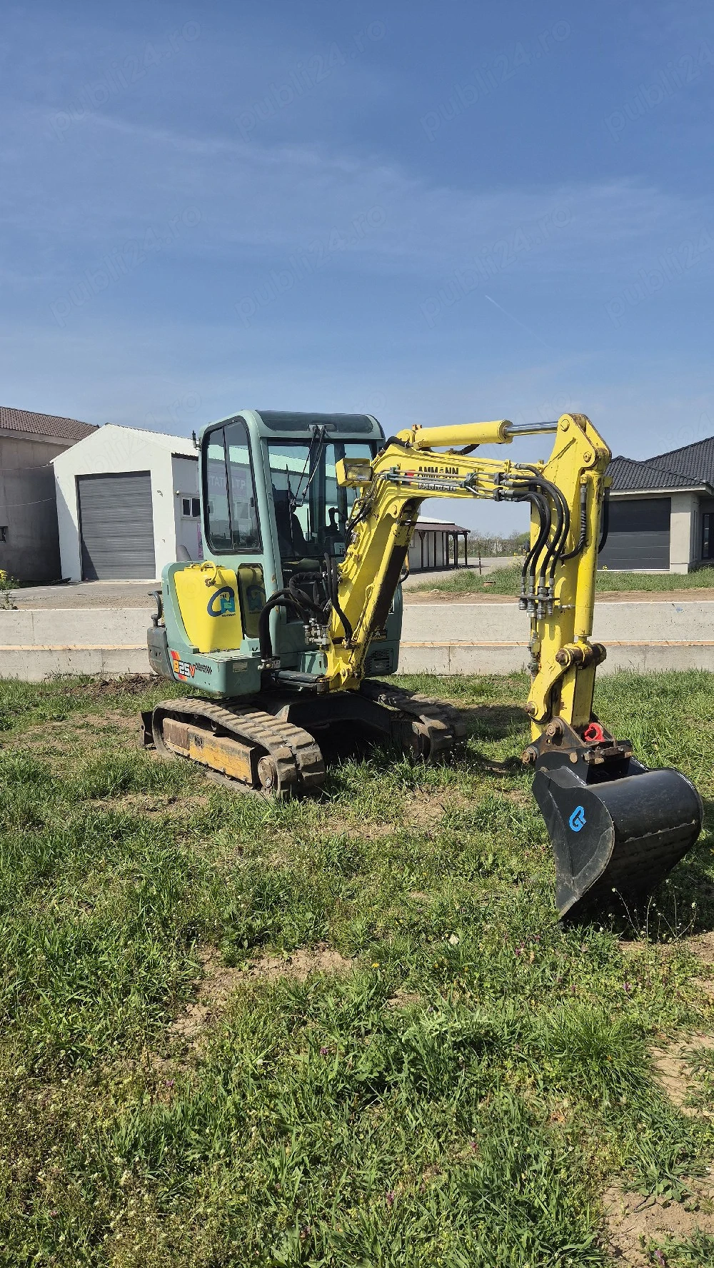 Excavator de închiriat - cu operator sau fără - cupe 25, 50, 120