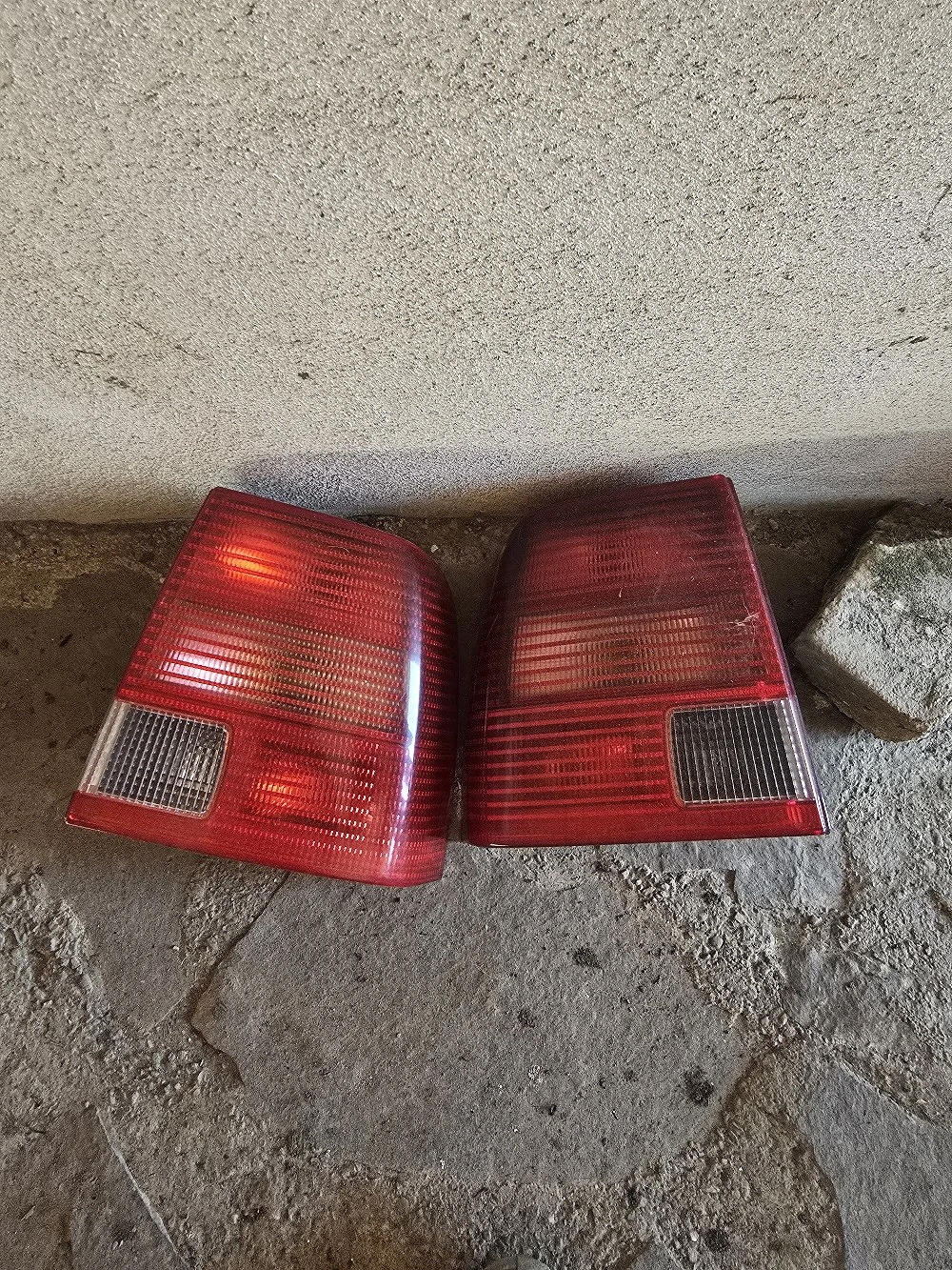 faruri passat b5 cu lupa in stare impecabila 