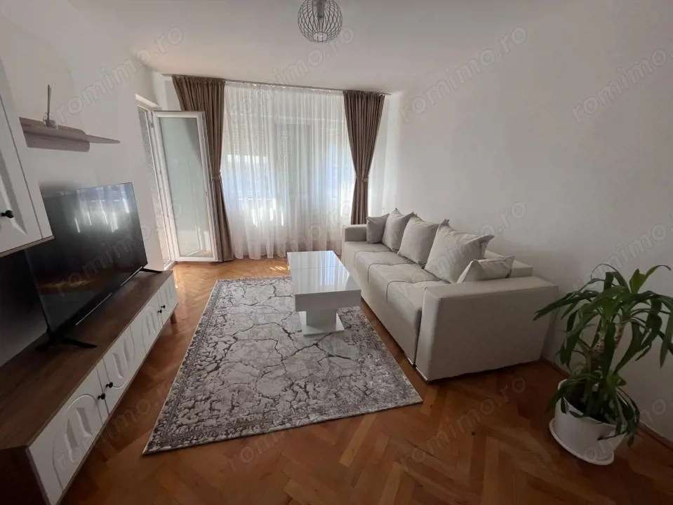Apartament 3 camere, 65 mp decomandat, zona 1 Mai