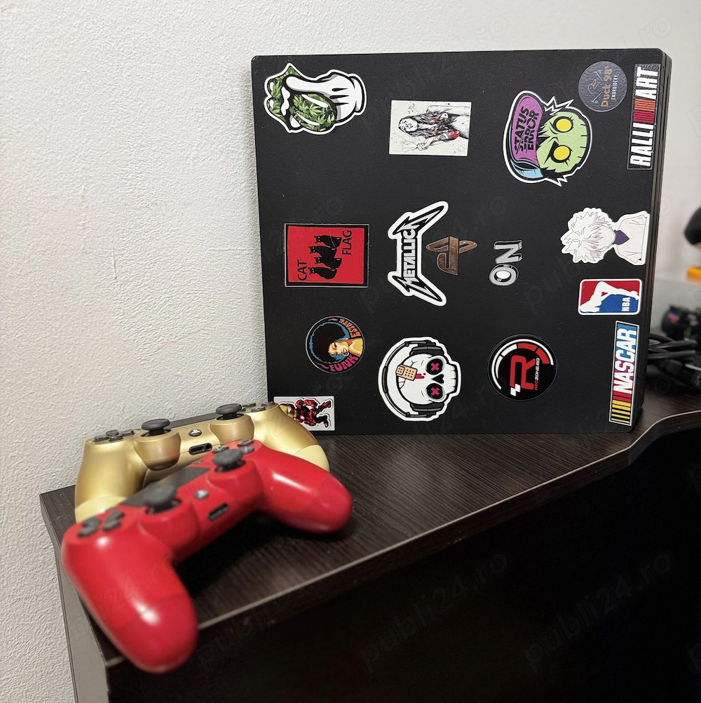 PlayStation 4 Pro 1TB-2 manete + FIFA 25