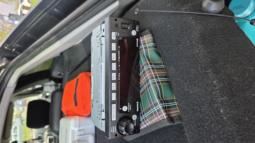 Radio Freightliner Cascadia 126 DEA500 AM FM WB BT USB 2020 OEM