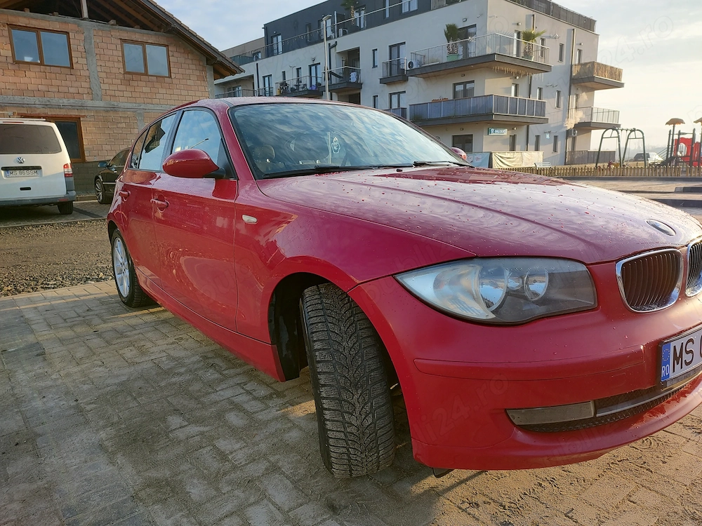 Vand BMW 118 d euro 5 din 2009. Pret 3500 euro. Distributia e schimbata. Tel  