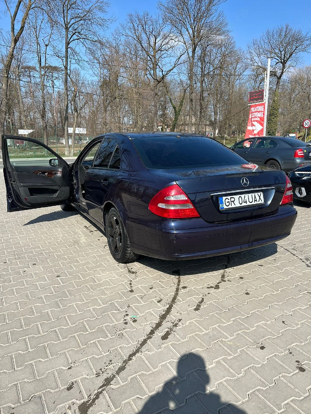 vând Mercedes-Benz 