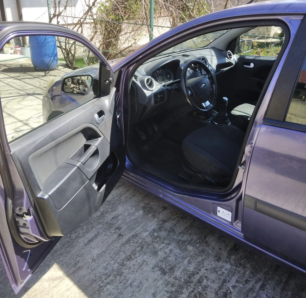 Ford Fiesta 1.6 TDCI 224000 KM reali 2500 EUR -stare buna ,consum foarte mic .