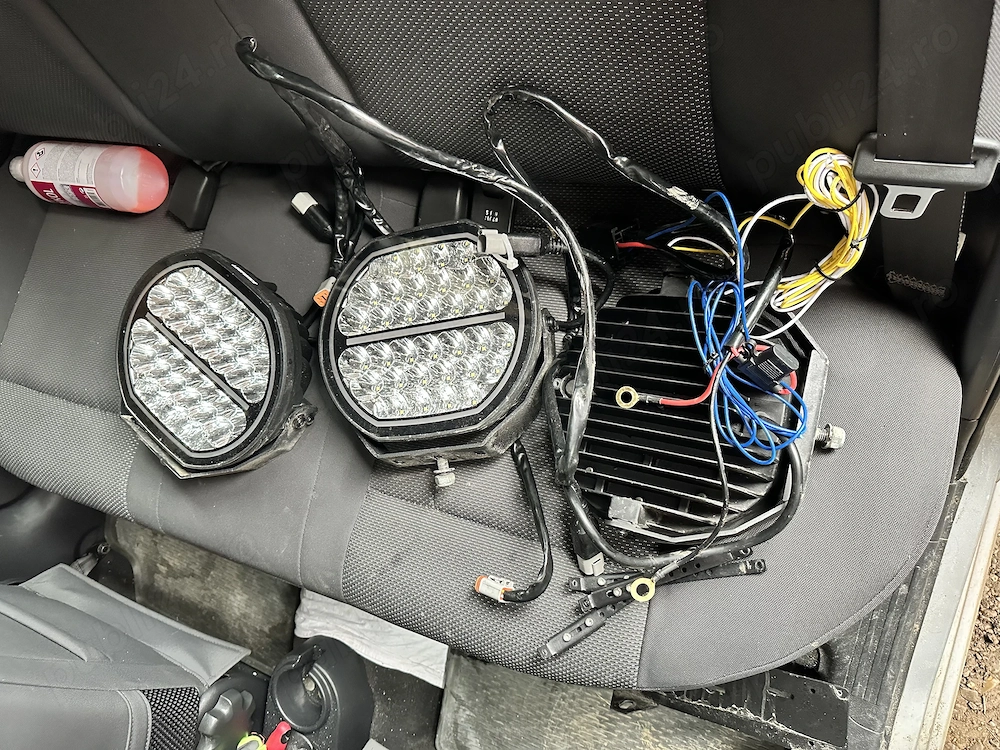 Vand faruri extra auto