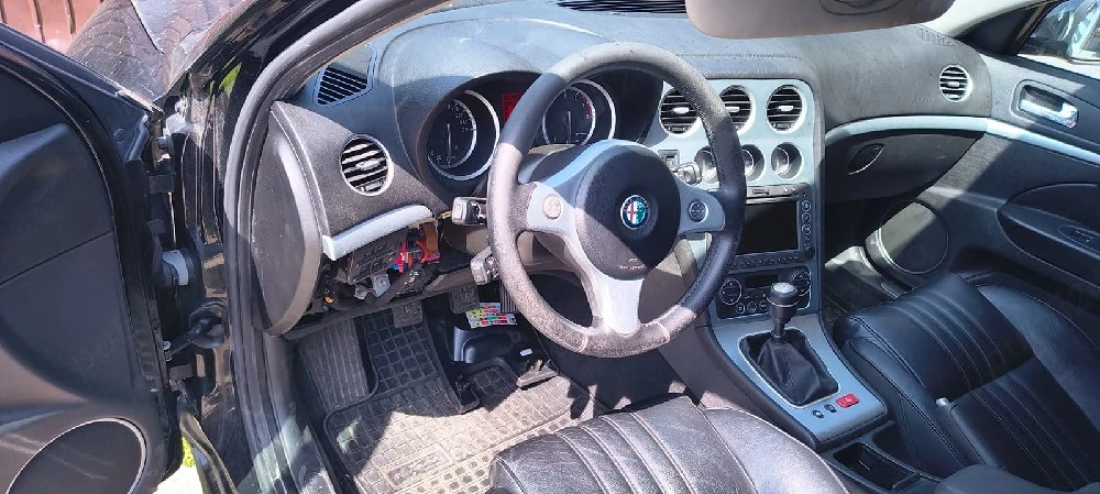Dezmembrez Alfa Romeo 159 jts 1.9 benzina