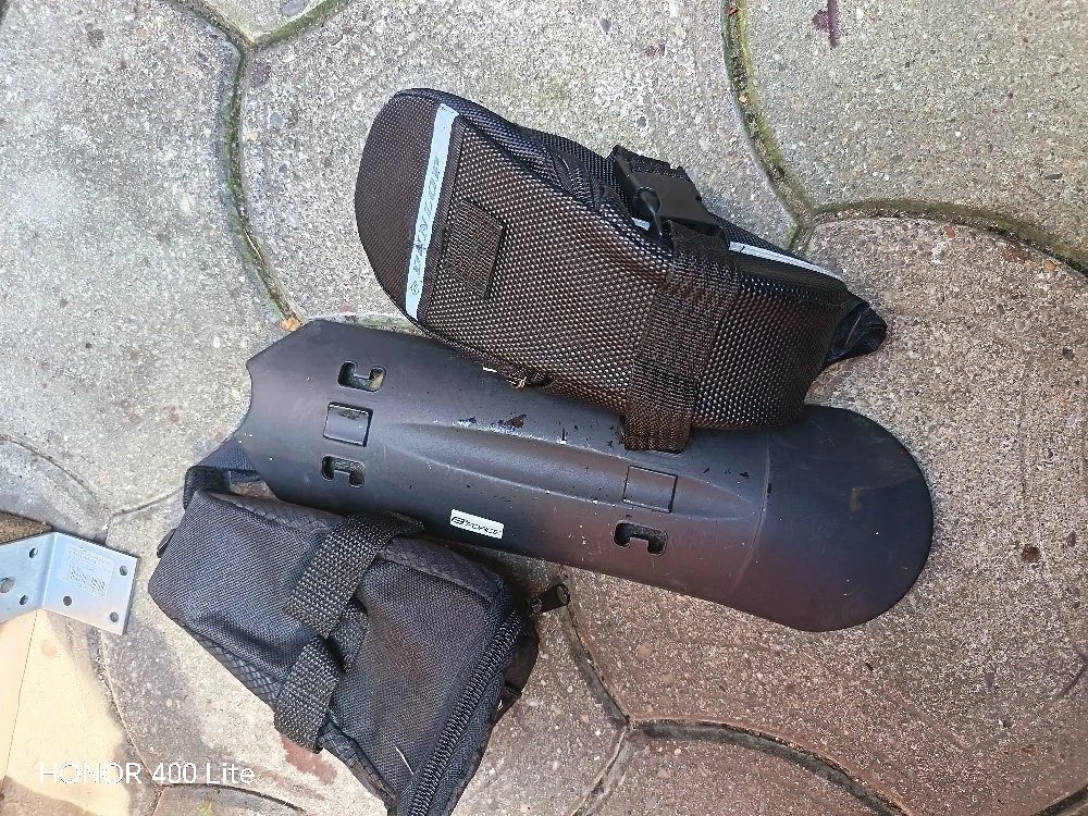 Borseta bicicleta si aparatoare cadru