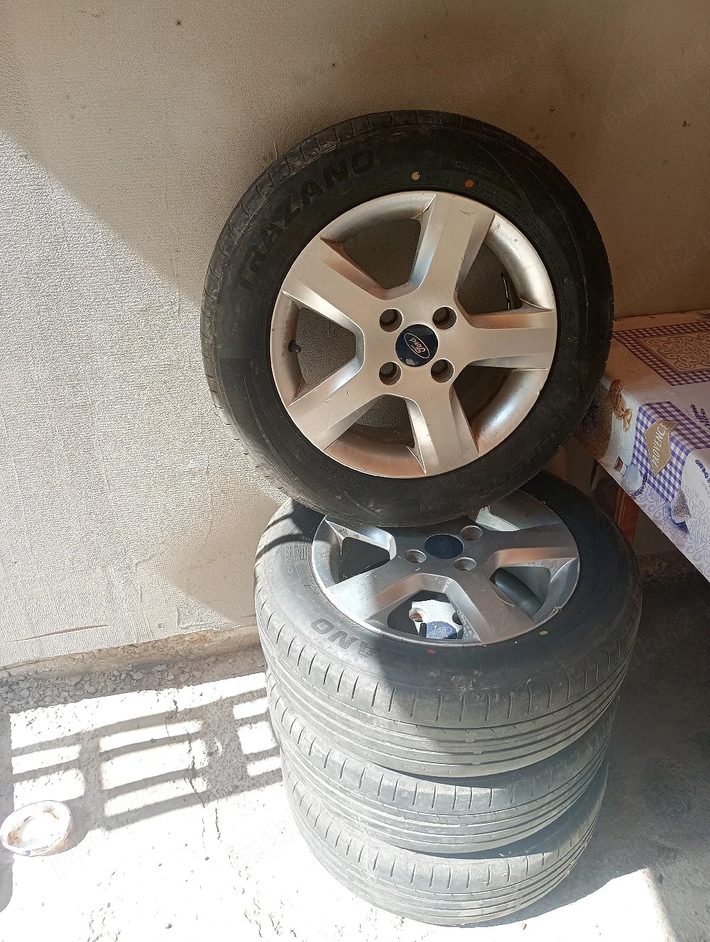 vand genti cu cauciucuri de vara.