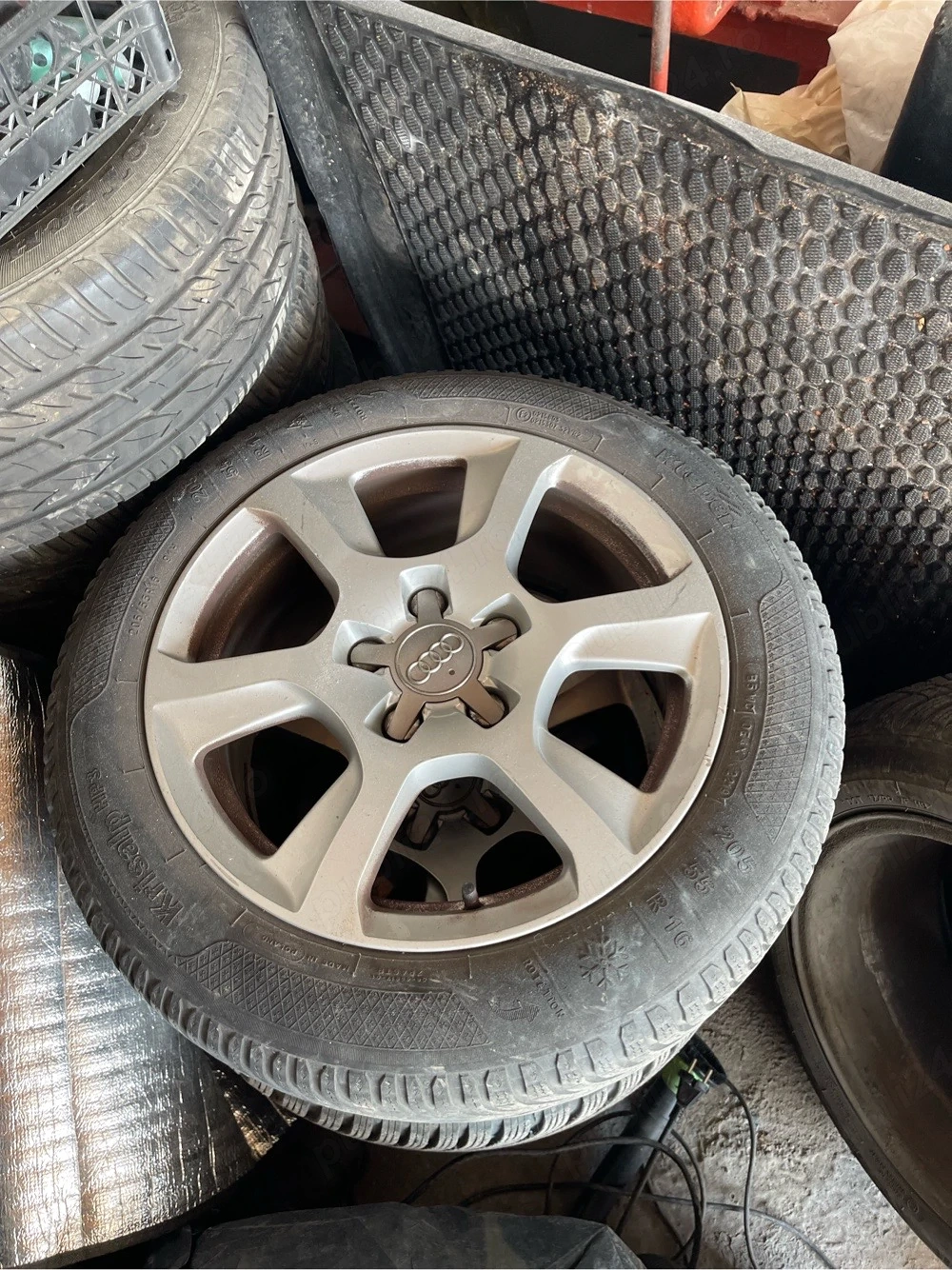 Vand 4 Jante Audi pe 16 cu anvelope in stare foarte buna 