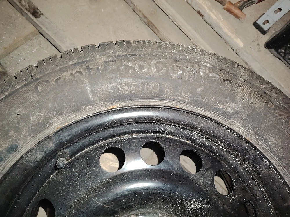 Vand cauciucuri cu tot cu jante