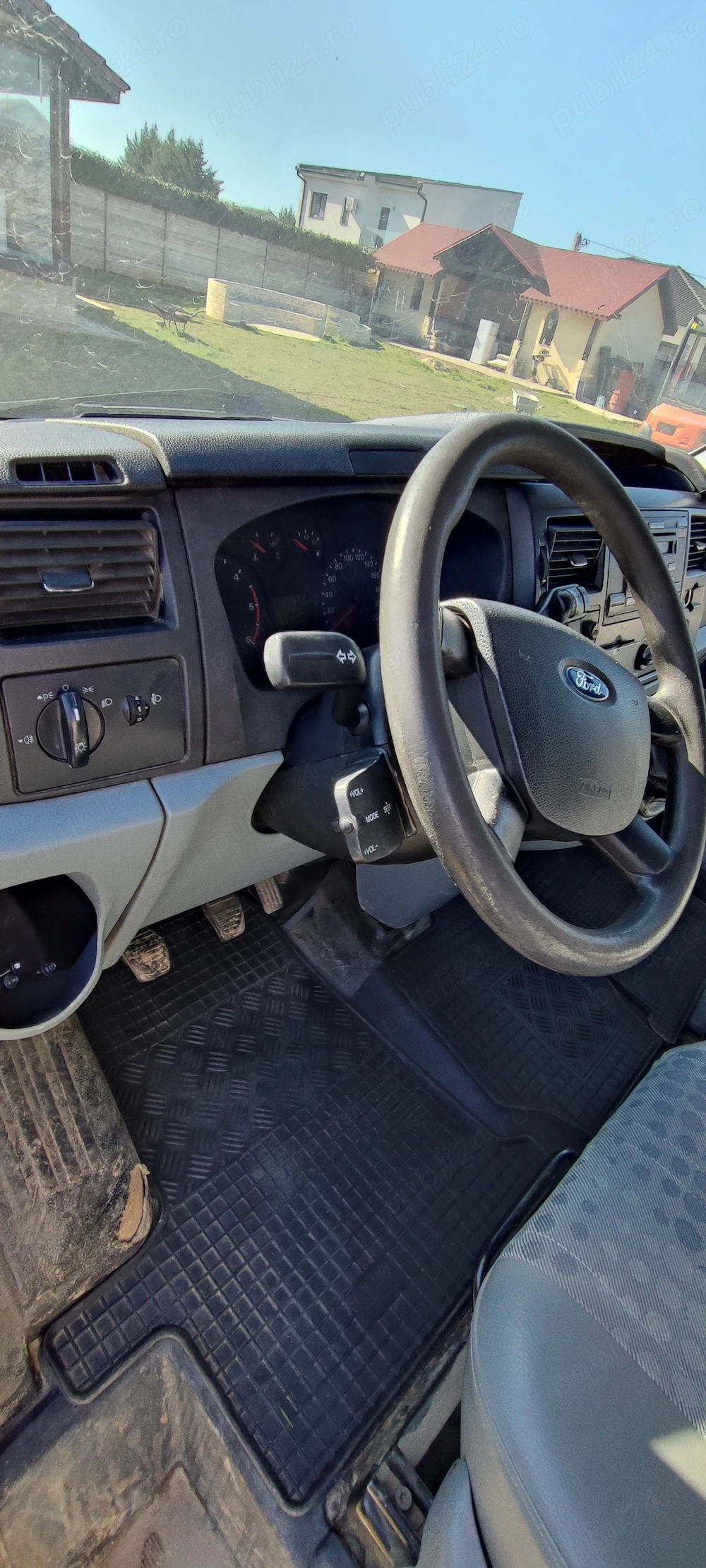 Vand Ford Tranzit 8+1 locuri