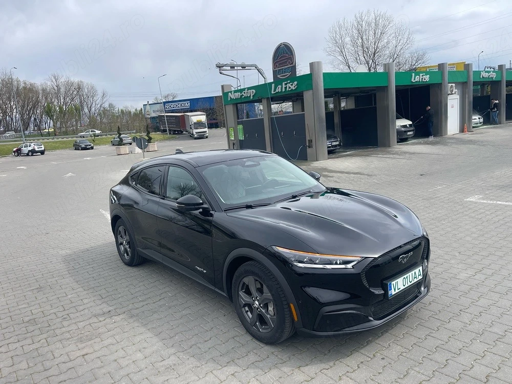 Ford Mustang Mach-E  300Cp Electric Model Premium