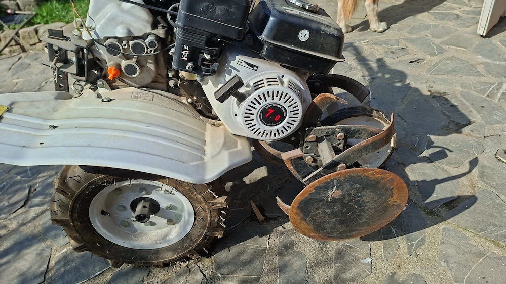 Vând motocultor 7cp O-Mac