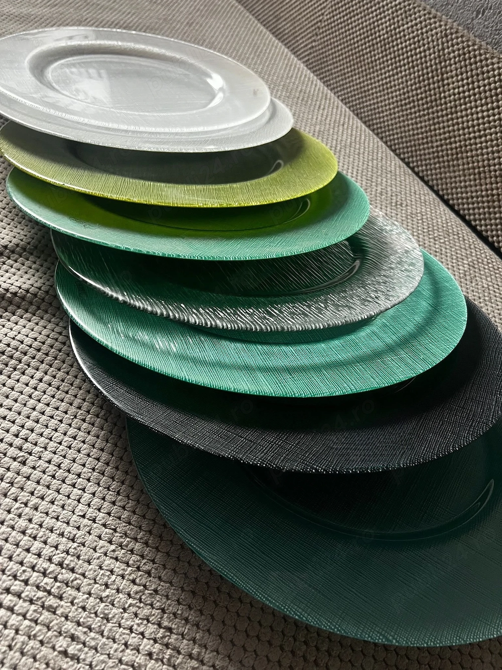 De vânzare platouri din sticla 