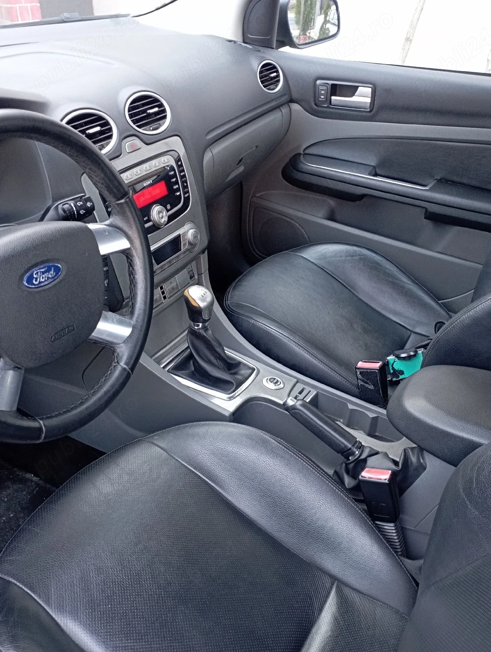 Vând Ford focus Decapotabil din 2009 ,2,0 benzină 145 cai ,232000 km ,3100 euro neg!