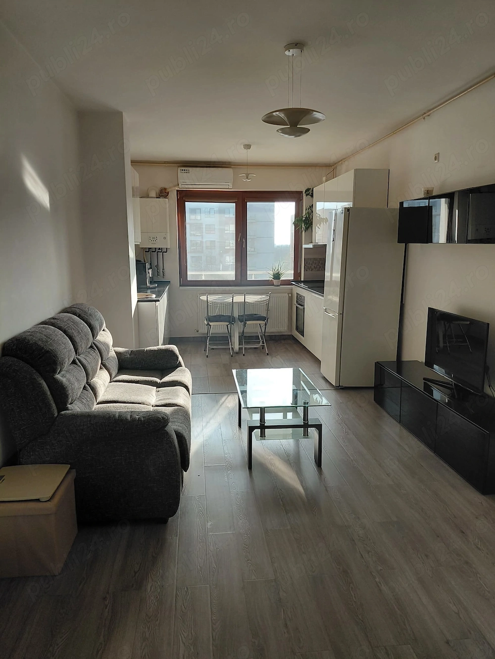 Apartament 2 camere plus loc de parcare, Cartierul Solar, Bucuresti, sector 4 (direct propietar)