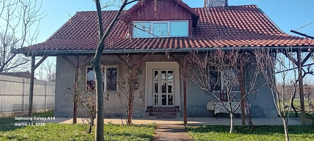 vând casă  în Șiria 