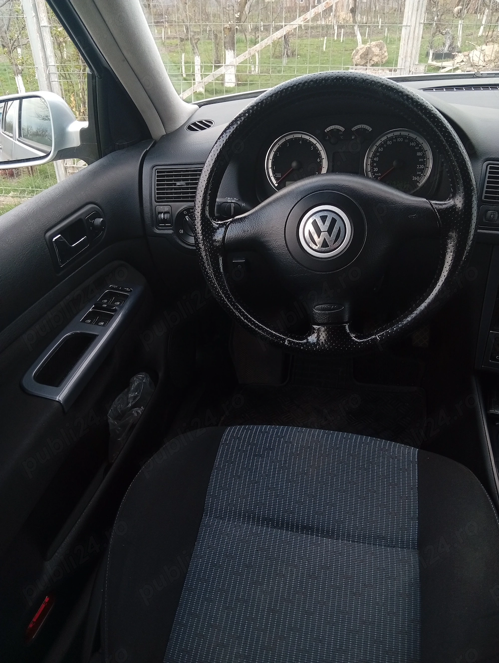 Volkswagen Golf 4 Pacific, din 2003, 1.6 benzină cu GPL