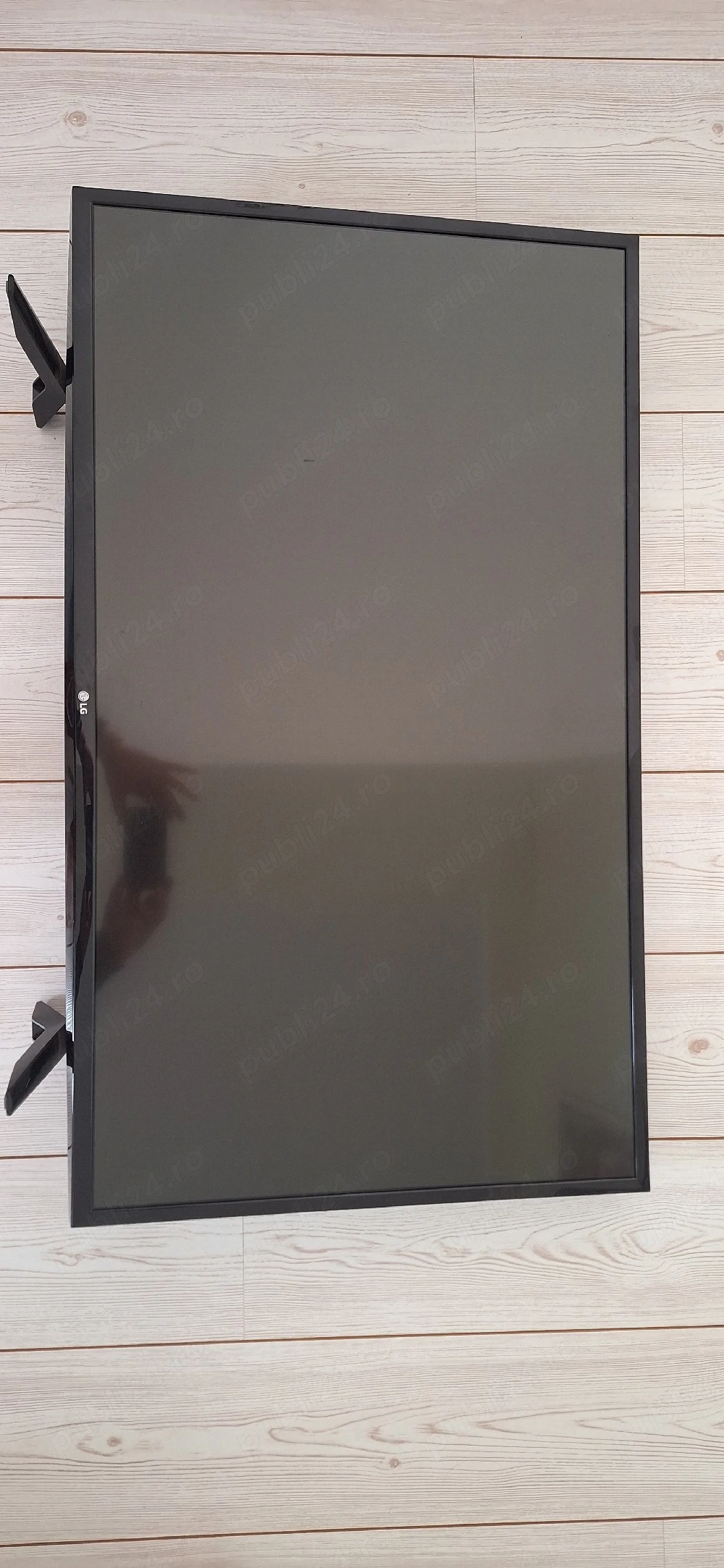Televizor LG 109 cm