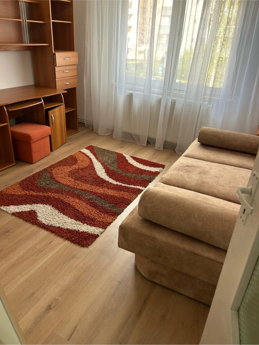Inchiriez apartament