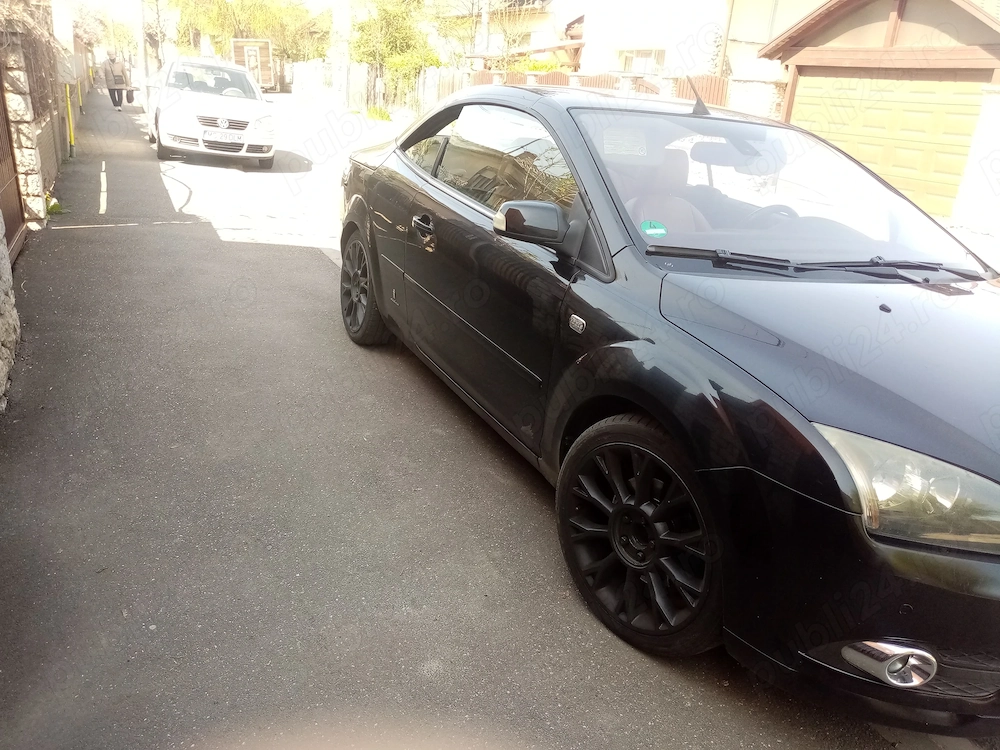 Vind Ford focus cabrio an 2007 diesel stare funcționare  foarte buna toate distribuție schimbate etc