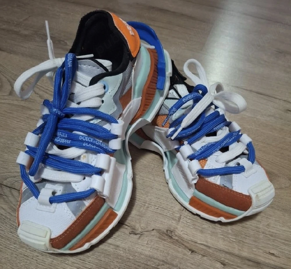vând adidași Dolce&Gabana 