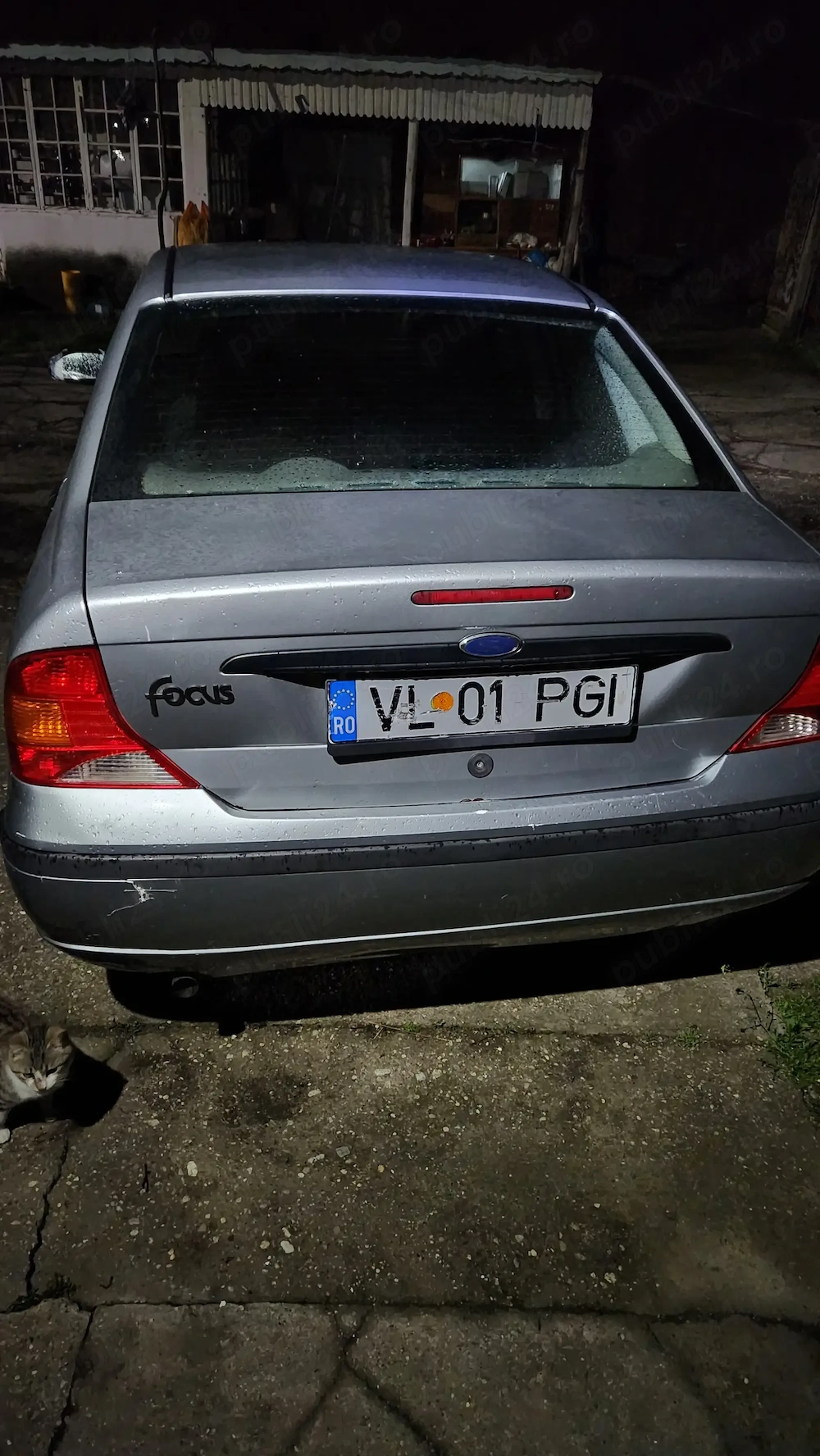 Dezmembrez ford focus 1.6, benzină, sedan, 2004