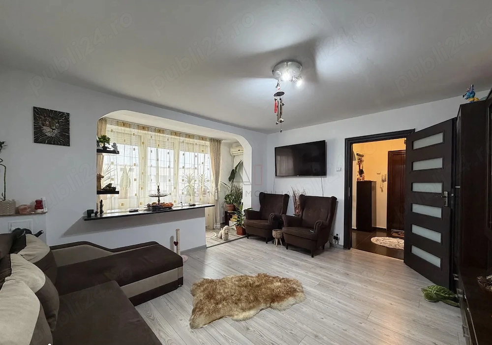 Vând apartament 3 camere,sectorul 2