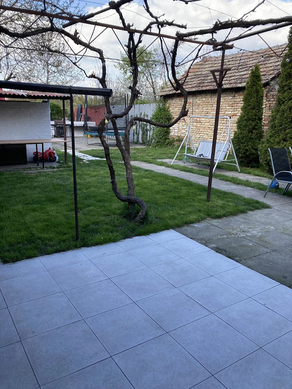 Vand Casa Cu Etaj Si Teren Mare
