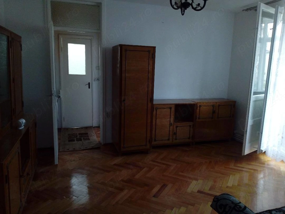 Vand apartament 3 camere str.Rahovei  M. Viteazu