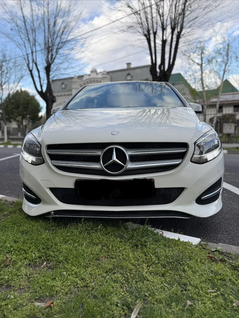 Mercedes Benz B180, automat, benzina, AC, senzori, impecabil, padele volan, incalzire scaune