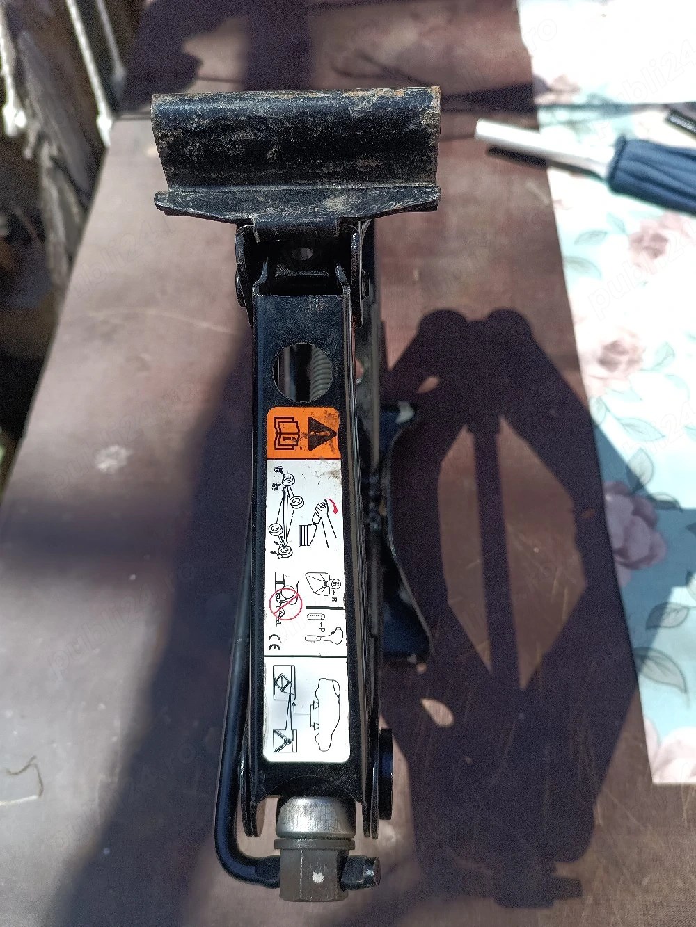 Cric auto mecanic 
